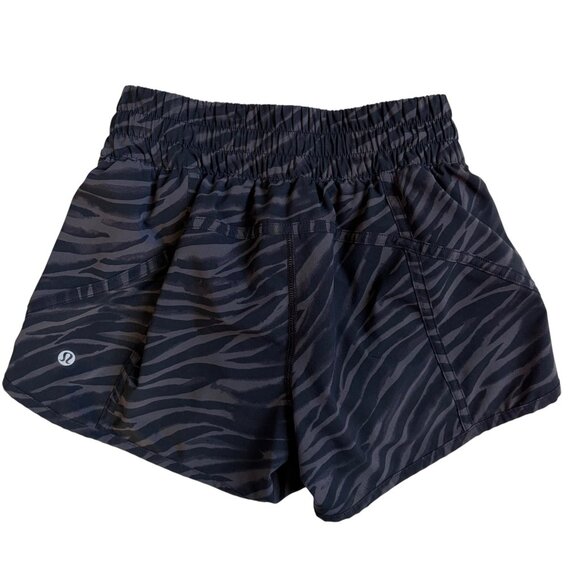 Lululemon Tracker Short V *4" Le Tigre Camo Deep Coal Multi - Size 4 - Picture 2 of 8